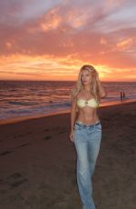 LINDSAY BREWER - Instagram Photos 09/06/2025