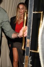 MARGOT ROBBIE at Le Petite Maison Restaurant in London 09/10/2025