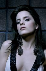 MENA SUVARI for Giant Magazine 2005