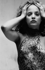 MENA SUVARI for Movieline 2000