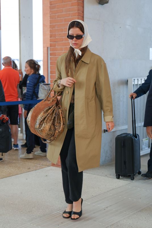 MIA GOTH Arrives at Airport in Venice 08/31/2025