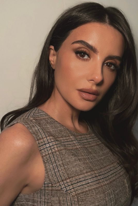 MIKAELA HOOVER - Instagram Photos 09/20/2025