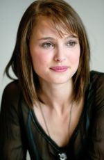 NATALIE PORTMAN at Closer Press Conference at Four Seasons Hotel in Beverly Hills 11/23/2004