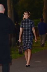 OLIVIA PONTON Burberry Summer 2026 Fashion Show at LFW in London 09/22/2025