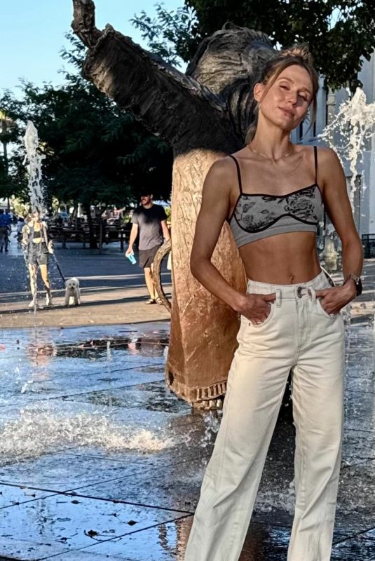 RITA VOLK - Instagram Photos 09/04/2025