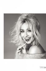 SABRINA CARPANTER in Vogue Italy, October 2025