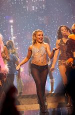 SABRINA CARPENTER Performs at 2025 MTV Video Music Awards at UBS Arena in Elmont 09/07/2025