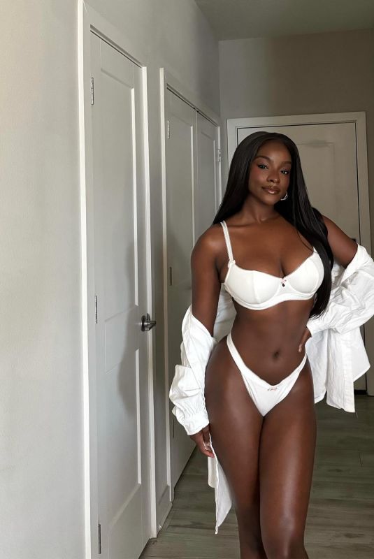 SAVANNAH PERKINS - Instagram Photos 09/06/2025