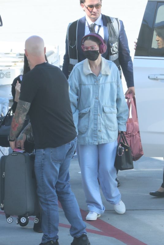 SELENA GOMEZ Arrives at LAX Aiport in Los Angeles 09/07/2025