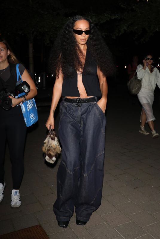 SOLANGE KNOWLES Arrives at Luar Fashion Show in New York 09/15/2025