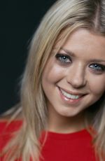 TARA REID at a Photoshoot 2001