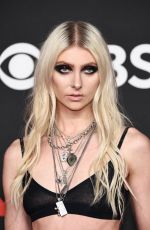 TAYLOR MOMSEN at 2025 MTV Video Music Awards at UBS Arena in Elmont 09/07/2025