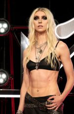 TAYLOR MOMSEN at 2025 MTV Video Music Awards at UBS Arena in Elmont 09/07/2025