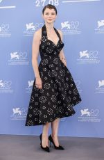 THOMASIN MCKENZIE at The Testament of Ann Lee Photocall at 82nd Venice International Film Festival 09/01/2025