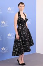 THOMASIN MCKENZIE at The Testament of Ann Lee Photocall at 82nd Venice International Film Festival 09/01/2025