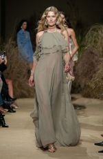 TONI GARRN Walks Runway at Luisa Spagnoli S/S 26 Show at Milan Fashion Week, September 2025