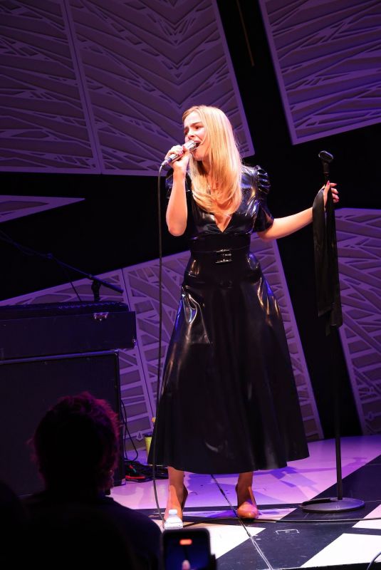 ADDISON RAE Performs at Grammy Museum
