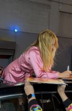 ADDISON RAE Signs Autographs Following Her Concert at Terminal 5 in New York City 10/03/2025