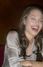 ANGELINA JOJLIE - The Good Shepherd Press Conference Portraits 12/08/2006