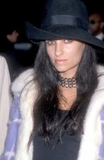 ANGELIQUE Arrives at Urban Legend Premiere in Los Angeles 09/17/1998