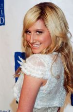 ASHLEY TISDALE at Divine Design Man and Woman of Style Awards in Santa Monica 11/30/2005