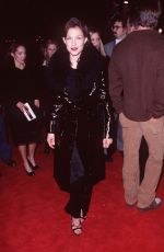 ASHLY JUDD at Scream 2 Premiere in Los Angeles 12/10/1997