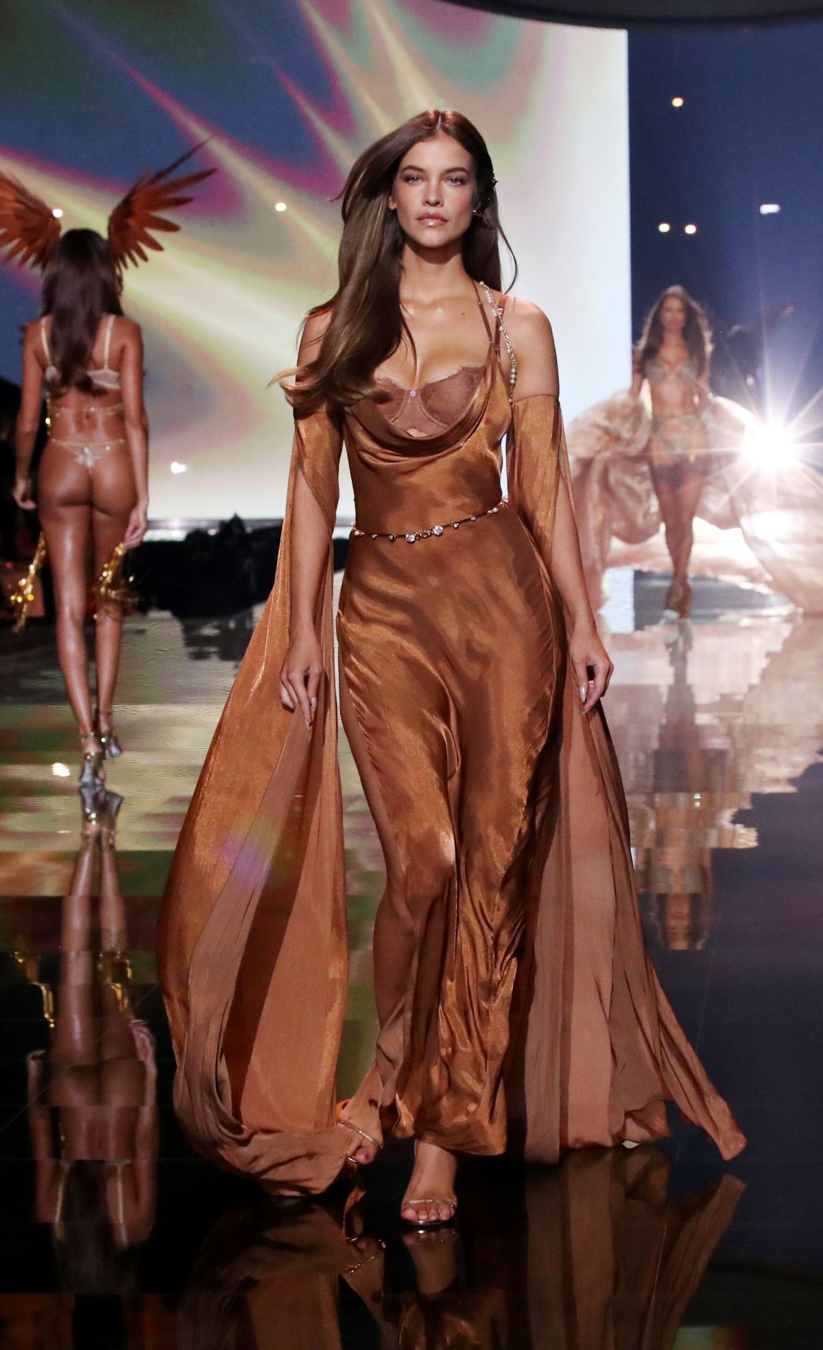 BARBARA PALVIN At Victoria s Secret Fashion Show 2025 In New York City BARBARA PALVIN At Victoria s Secret Fashion Show 2025 In New York City
