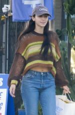 CAYLEE COWAN and Casey Affleck Grab Takeout from Besties Vegan Paradise in Los Angeles 10/19/2025