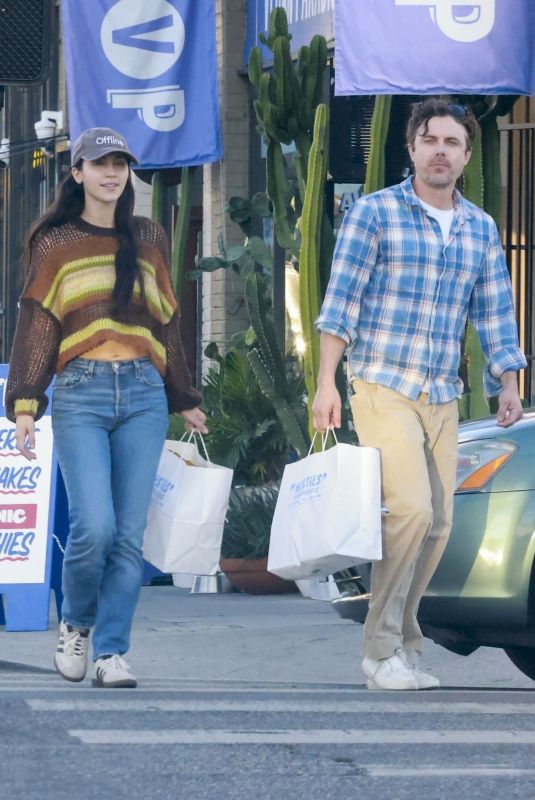 CAYLEE COWAN and Casey Affleck Grab Takeout from Besties Vegan Paradise in Los Angeles 10/19/2025