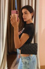 CLAUDIA CORIA - Instagram Photos and Video 10/16/2025