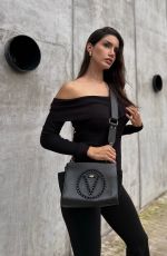 CLAUDIA CORIA - Instagram Photos and Video 10/16/2025