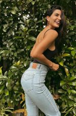 CLAUDIA CORIA - Instagram Photos and Video 10/16/2025