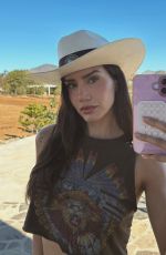 CLAUDIA CORIA - Instagram Photos and Video 10/16/2025
