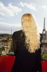 CLAUDIA SCHIFFER at Chloe Show at Paris Fashion Week 10/05/2025