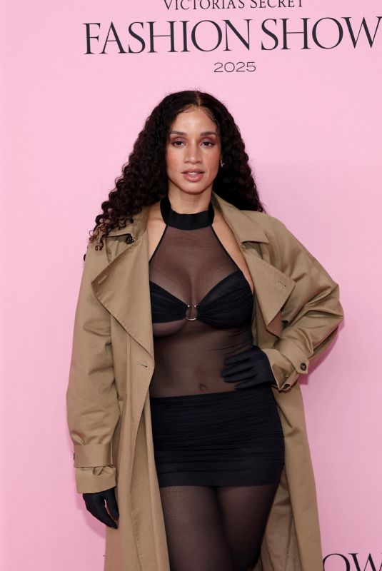 DASCHA POLANCO at Victoria