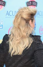 DEMI LOVATO at 2013 Teen Choice Awards in Universal City 11/08/2013