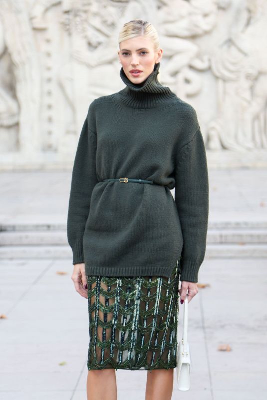 DEVON WINDSOR at Elie Saab Show at Paris Fashion Week 10/04/2025