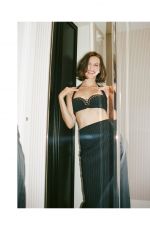 ELLA HUNT at a Photoshoot, October 2025