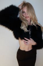 ELSA HOSK - Instagram Photos 10/25/2025