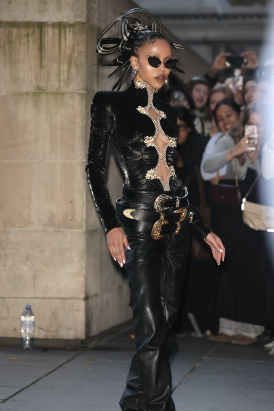 FKA TWIGS at Schiaparelli Womenswear Spring/Summer 2026 Show at Paris Fashion Week 10/02/2025