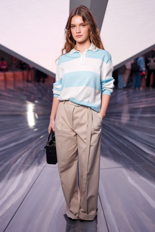 FLORENCE HUNT at Christian Dior Fashion Show at Paris Fashion Week 10/01/2025