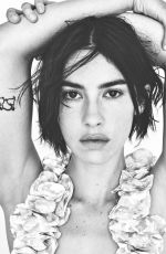 GRACIE ABRAMS for Vogue SPain, October 2025