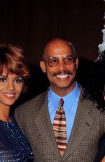 HALLE BERRY Arrives at The Rolling Stones Bridges to Babylon Tour 02/15/1998