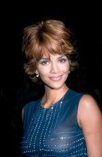 HALLE BERRY Arrives at The Rolling Stones Bridges to Babylon Tour 02/15/1998