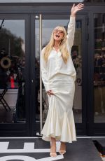 HEIDI KLUM at L