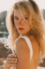 JEMIMA ROBINSON at a Photoshoot, October 2025
