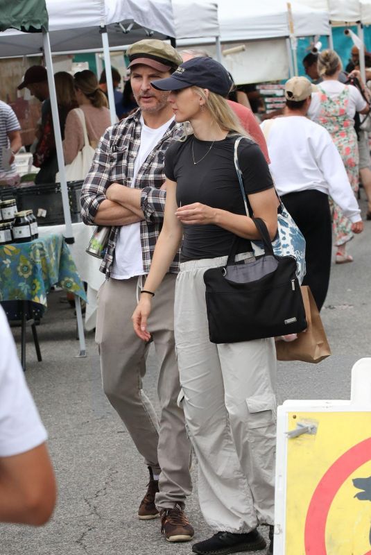 JENNIE GARTH and Peter Facinelli Out in Studio City 09/28/2025