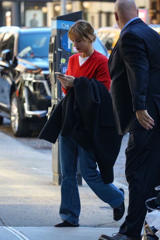 JENNIFER LAWRENCE Out and About in New York City 10/09/2025