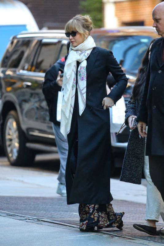 JENNIFER LAWRNCE Out and About in New York City 10/27/2025