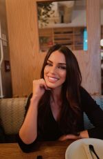 JESSICA LOWNDES - Instagram Photos 10/04/2025